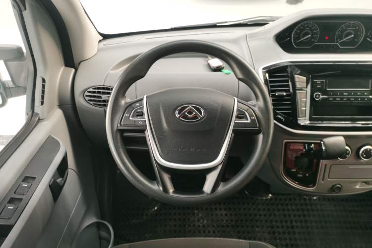 Used SAIC MAXUS Xintu V80 2021 2.0T AMT Classic Aoyuntong Short Wheelbase Mid-Roof 5/6-Seater