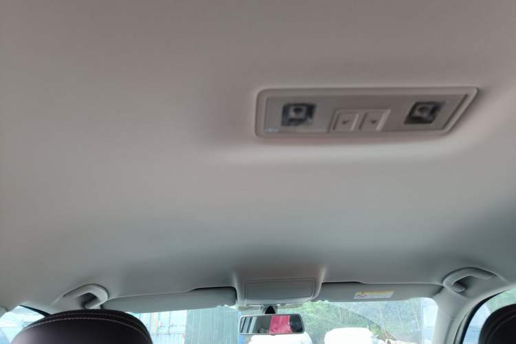 Used Volkswagen Tiguan L 2018 Revised Version 330TSI Automatic Two-Wheel Drive Comfort Edition Headliner