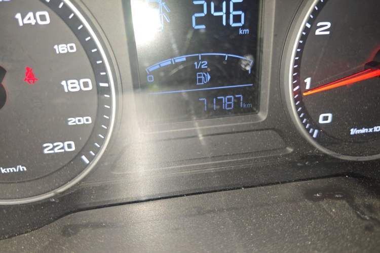 Used Roewe RX3 2018 1.6L Manual Internet Smart Edition