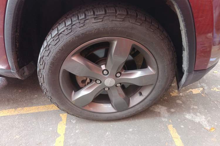 Used Jeep Grand Cherokee 2011 3.6L Flagship Navigation Edition