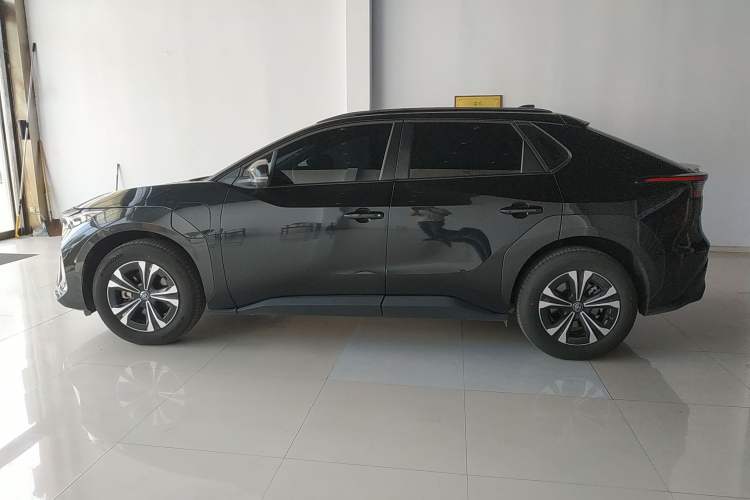 Used Toyota FAW bZ4X 2022 Two-Wheel Drive Long-Range PRO Version
