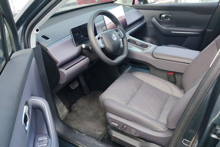 Used Leapmotor C16 2026 Pure Electric 630 LiDAR Zhizun Edition 5 Seats
