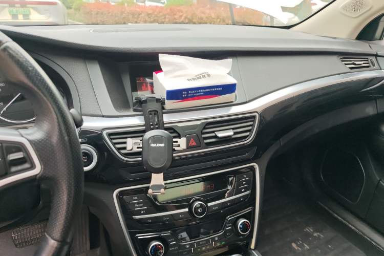 Used Geely Auto Emgrand GT 2016 2.4L Comfort Version Audio And AC Panel