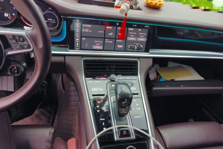 Used Porsche Panamera 2017 Panamera 4 Executive Long Wheelbase 3.0T Audio And AC Panel