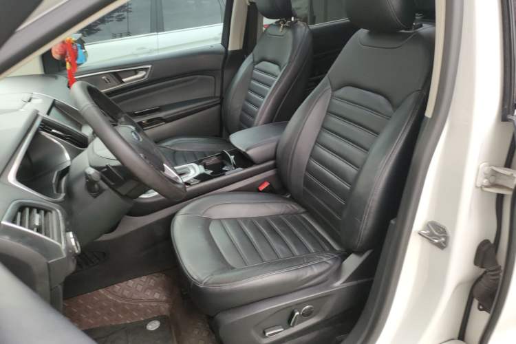 Used Ford Edge 2015 2.0T GTDi Two-Wheel-Drive High-Line Version