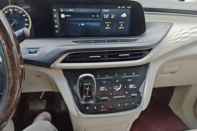 Used Buick GL8 2020 Avenir Avia Six-Seat Deluxe Edition Audio And AC Panel