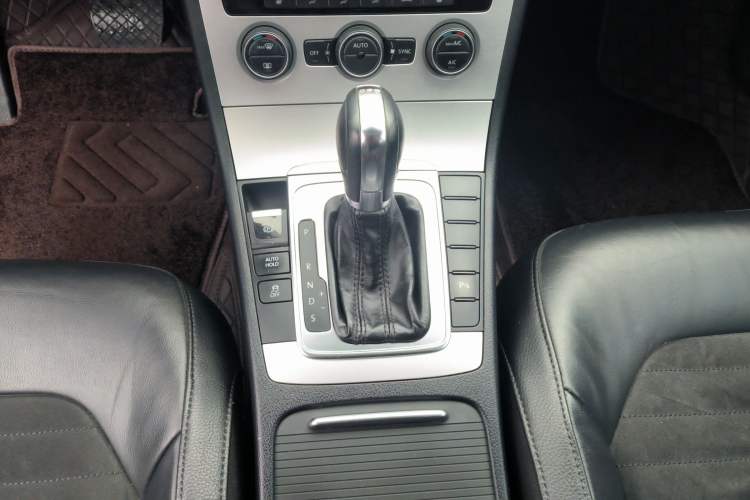 Used Volkswagen Magotan 2015 1.8TSI Luxury Model