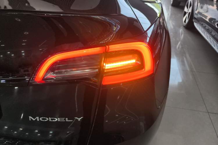 Used Tesla Model Y 2023 Rear-Wheel-Drive Version