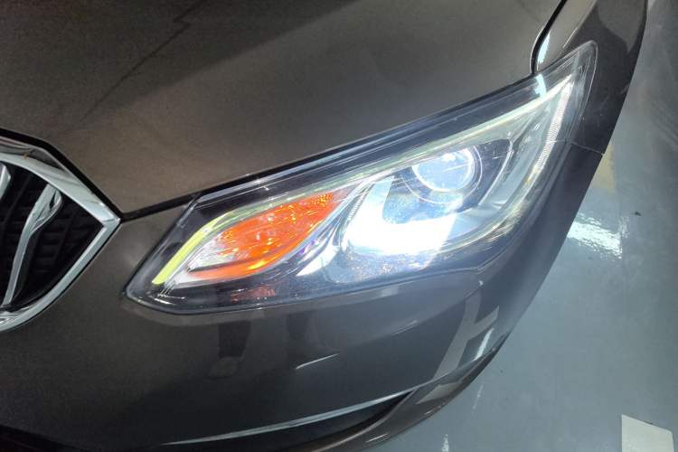 Used Buick GT 2017 15N Automatic Deluxe Edition Left Front Headlight