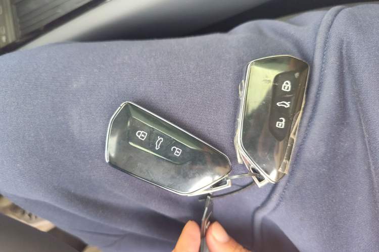 Used Volkswagen ID.7 VIZZION 2024 AIR model Vehicle Key