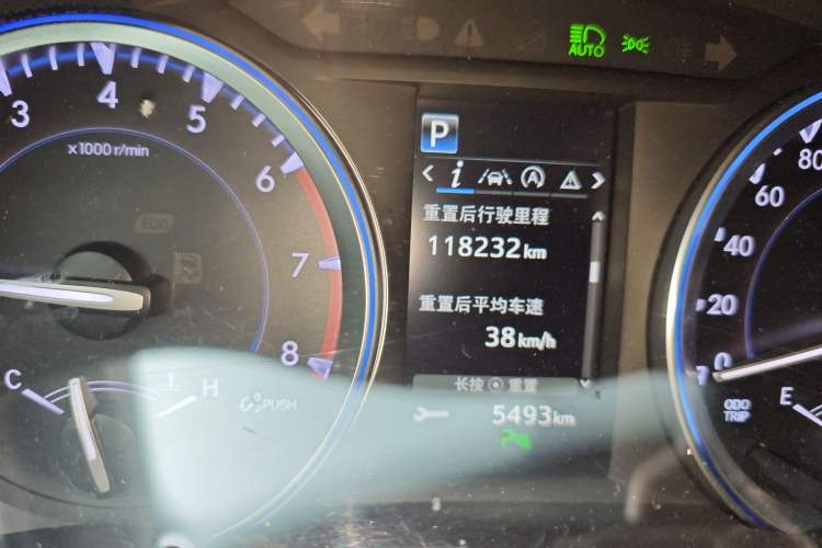 Used Toyota Highlander 2018 2.0T Four-Wheel Drive Luxury Version 7 Seats China VI Standard Odometer Close Up