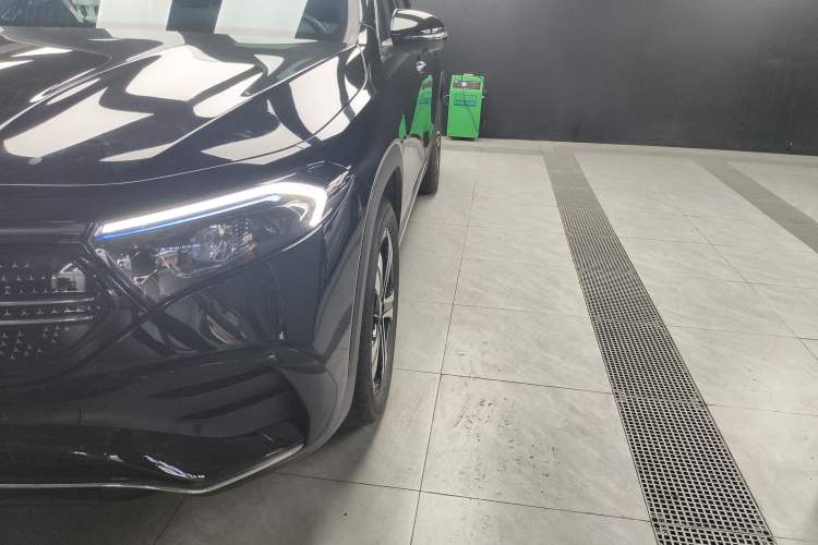 Used Mercedes-Benz EQB 2023-Year Restyled EQB 350 4MATIC
