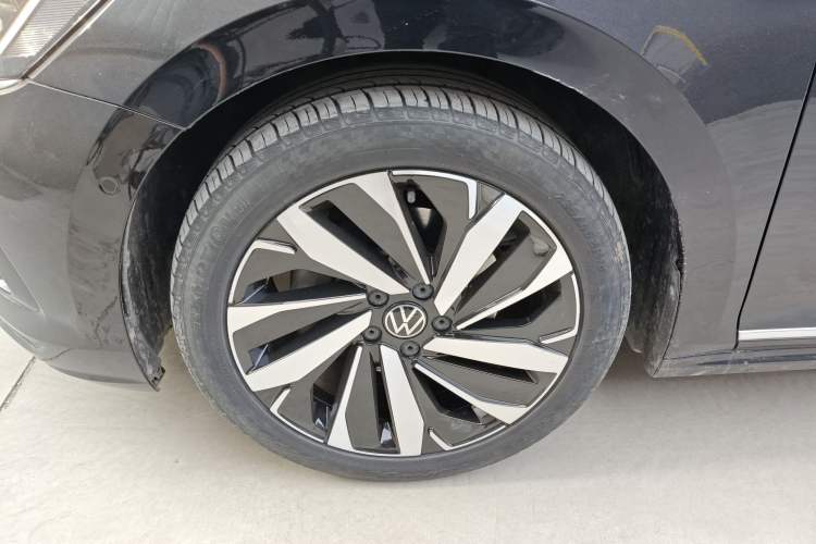 Used Volkswagen Passat 2023 Facelift 330TSI Luxury Edition
