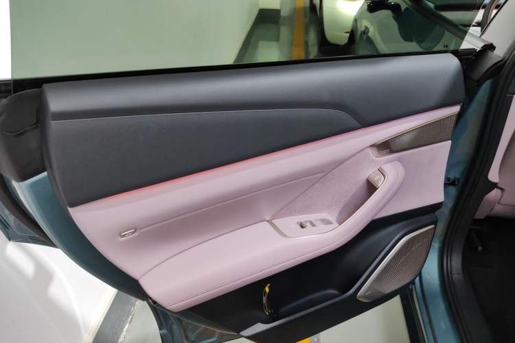 Used ONVO L60 2024 60 kWh Rear-Drive Version Interior 8