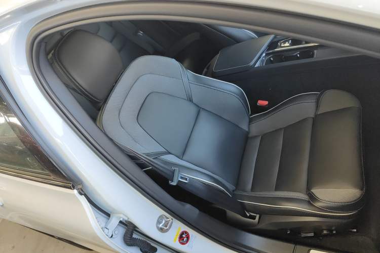 Used Volvo S60 2025 B5 Zhiya Sport Edition
