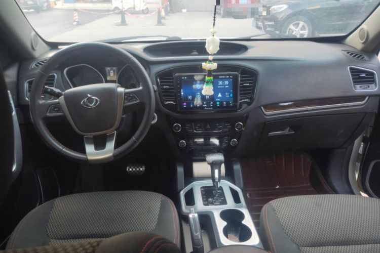 Used Geely Auto GX7 2015 Sports Edition 2.0L Automatic Luxury Model Center Console