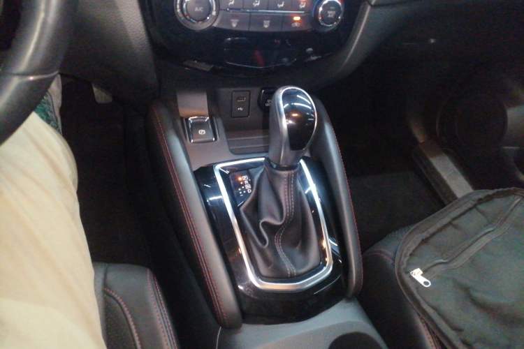 Used Nissan Qashqai 2021 2.0L CVT Luxury Edition Gear Lever