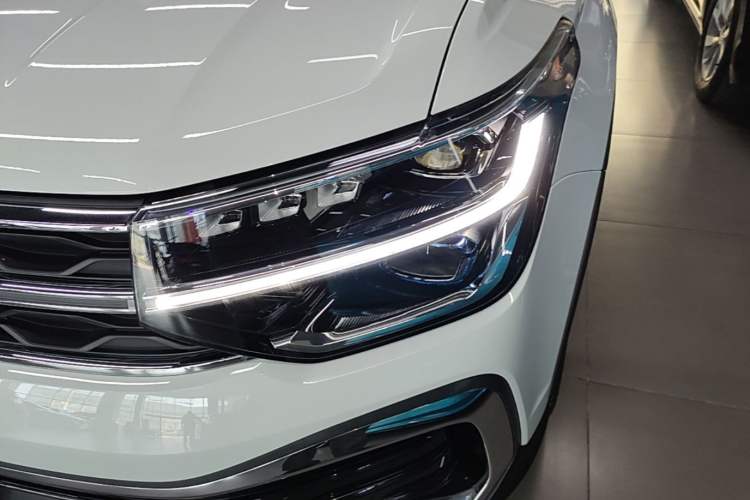 Used Volkswagen Tharu 2024 300TSI Two-Wheel-Drive Full Moon Edition
