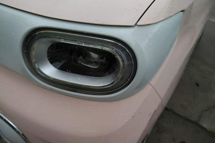 Used Wuling Hongguang MINIEV 2024 3rd Generation 215km Advanced Version
