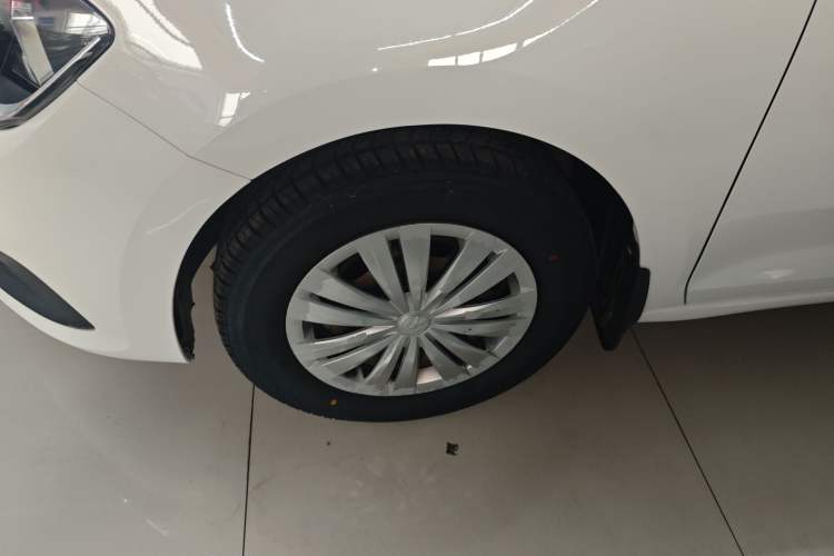 Used Volkswagen Santana 2021 1.5L Automatic Fashion Edition Left Front Wheel Hub