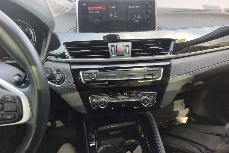 Used BMW X2 2018 sDrive25i Leading Model M Sport Package China V Audio And AC Panel