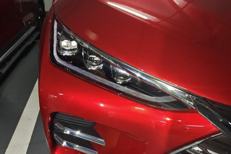 Used BYD Tang New Energy 2018 DM 2.0T All-Wheel Drive Smart Connectivity Enjoyment Model 5 Seats China V Emission Standard