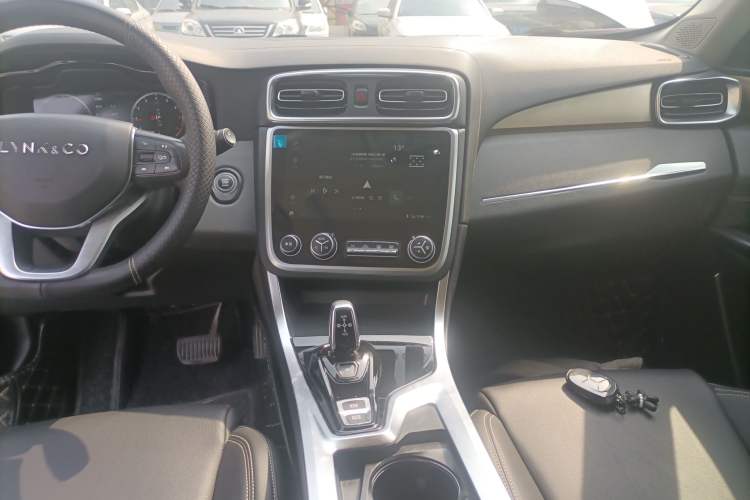 Used Lynk & Co 01 2020 2.0T Two-Wheel Drive Pure Pro Version China VI Standard