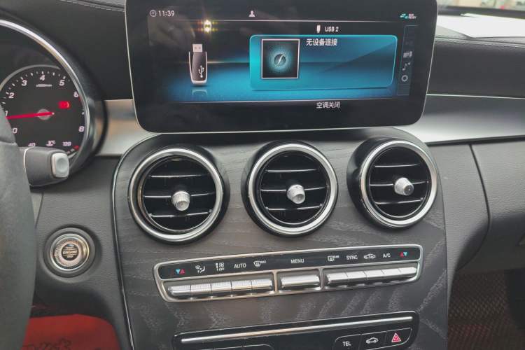 Used Mercedes-Benz C-Class 2019 C 180 L Fashion Edition Sport Version Audio And AC Panel