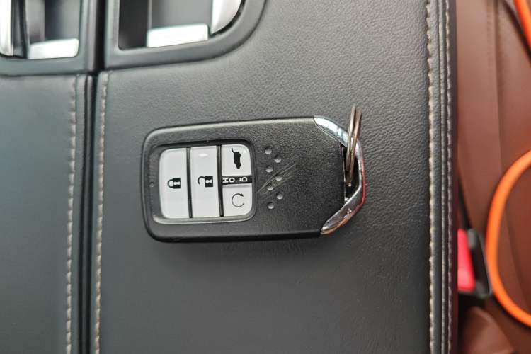 Used Honda UR-V 2017 370TURBO 2WD Prestige Edition China V Vehicle Key