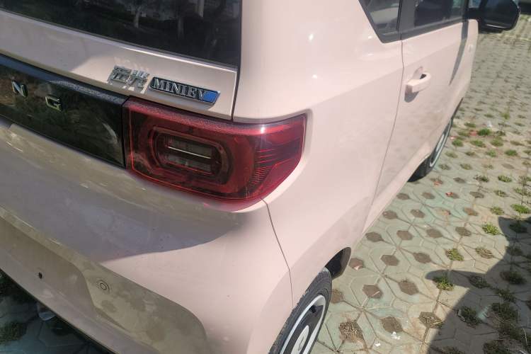 Used Wuling Hongguang MINIEV 2022 Macaron Premium Model – Lithium Iron Phosphate Exterior 3