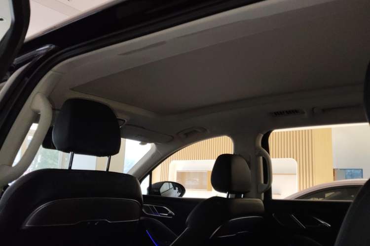 Used Hongqi HS7 PHEV 2024 2.0T PHEV Four-Wheel Drive Flagship Edition 6 Seats
