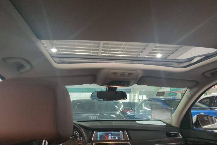 Used BMW 5 Series GT 2015 528i Leading Model