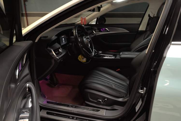 Used Hongqi H5 2023 2.0T Automatic Smart Connect Flagship Edition
