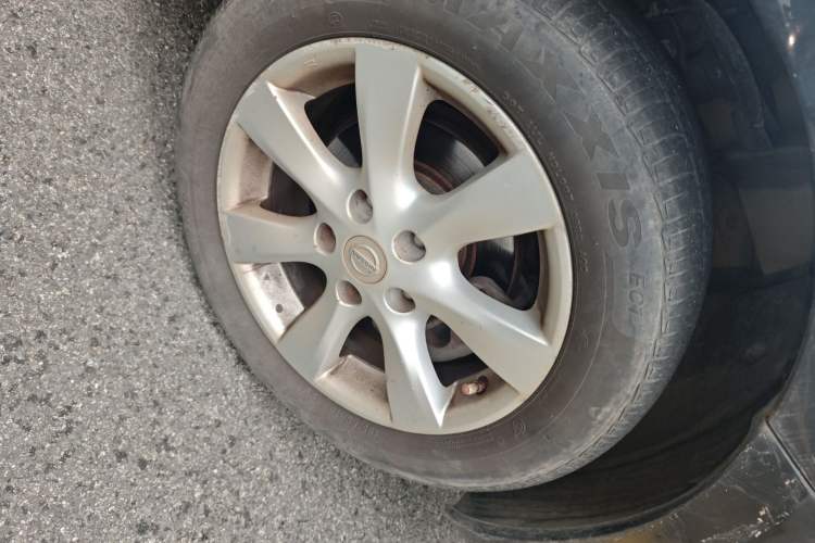 Used Nissan Tiida 2011 1.6L CVT Comfort Model Right Front Wheel Hub