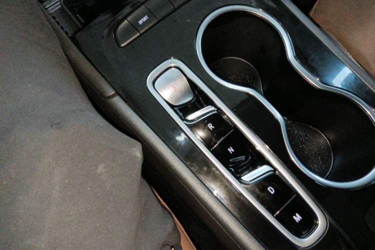 Used Buick Regal 2022 552T Smart Edition Gear Lever