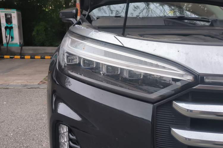 Used EXEED Lanyue 2021 400T Two-Wheel-Drive Xingrui Pro Edition 7-Seater
