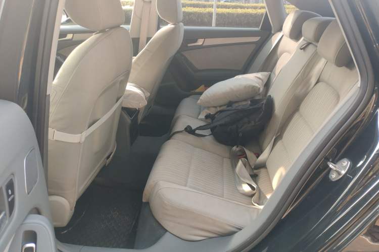 Used Audi A4L 2015 30 TFSI Manual Comfort Model
