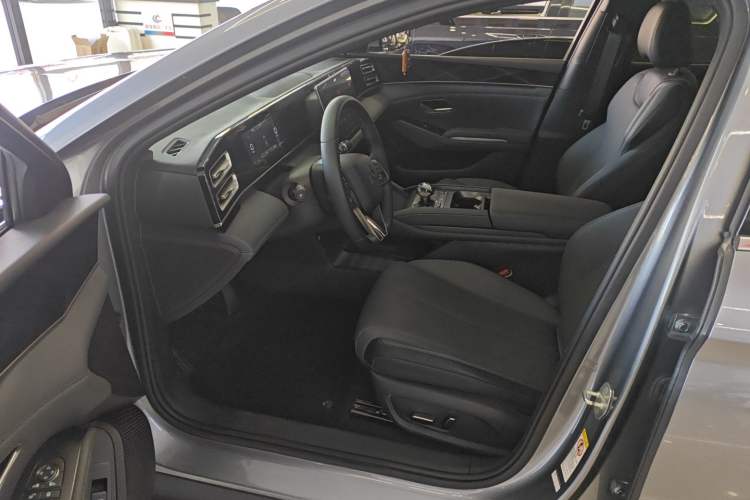 Used BYD Qin L 2024 DM-i 80KM Beyond Model
