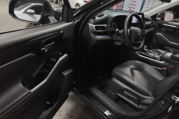 Used Toyota Highlander 2024 2.5L Smart Electric Hybrid Dual-Engine Two-Wheel Drive Elite Version 7 Seats Driver Seat