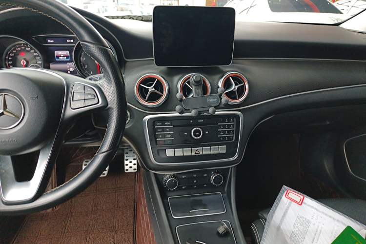 Used Mercedes-Benz GLA 2017 GLA 200 Sport Edition Audio And AC Panel