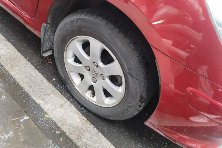 Used Peugeot 307 2010 Hatchback 1.6L Automatic Comfort Edition Right Front Wheel Hub