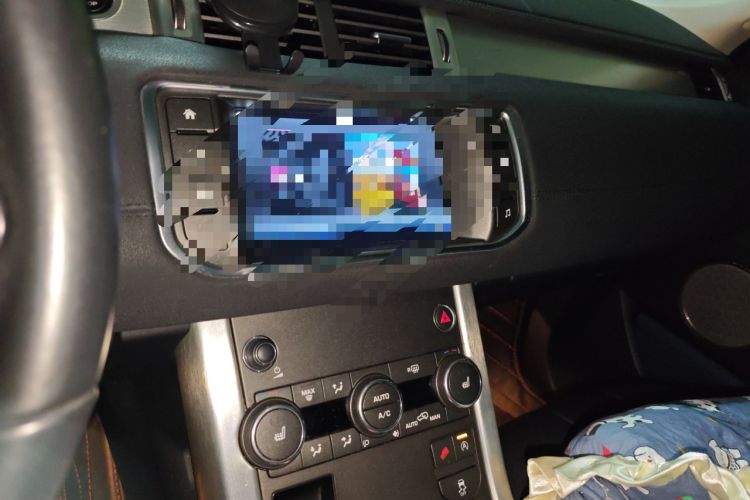 Used Land Rover Range Evoque 2016 2.0T PURE Style Edition Audio And AC Panel