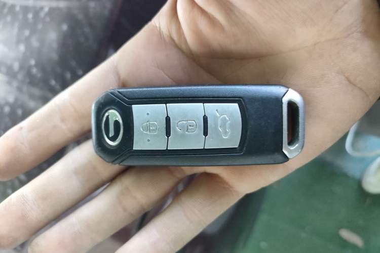 Used GAC Trumpchi GS4 2017 235T Automatic Two-Wheel Drive Luxury Smart Connectivity Version Interior 1