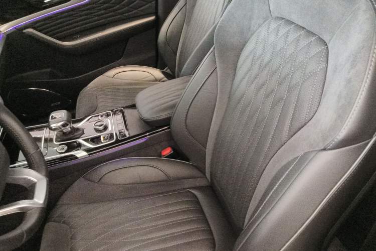 Used Hongqi HS5 2022 Revised Version 2.0T Smart Connect Flagship Edition
