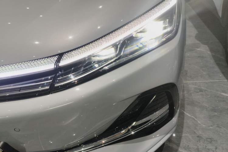 Used Geely Galaxy A7 2025 Model EM-i 150km Exploration+ Edition Left Front Headlight
