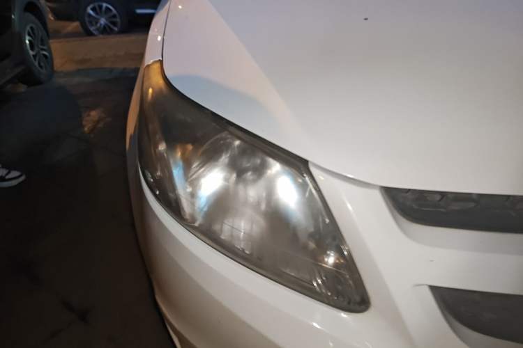 Used Chevrolet Sail 2013 Sedan 1.2L Manual Fashionable Happiness Edition
