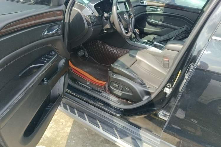 Used Cadillac SRX 2013 3.0L Leading Model