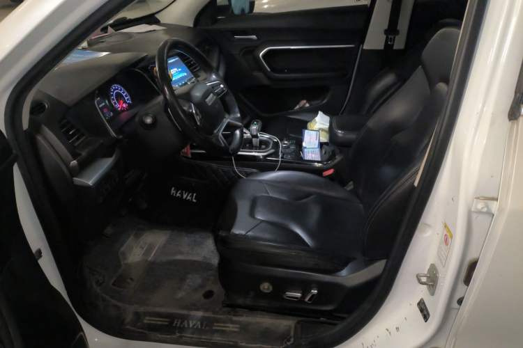 Used Haval H6 2017 Red Label 2.0T Automatic Two-Wheel Drive ZhiShang Model