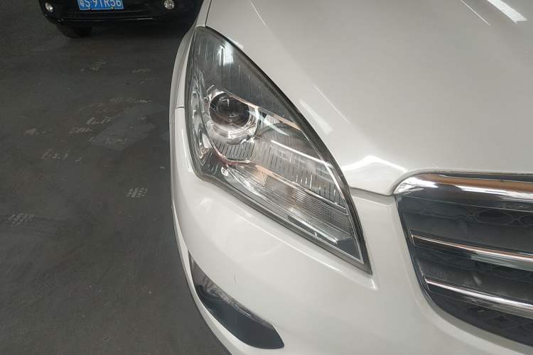 Used CHANGAN CS35 2014 1.6L Automatic Luxury Model China IV Standard Right Front Headlight