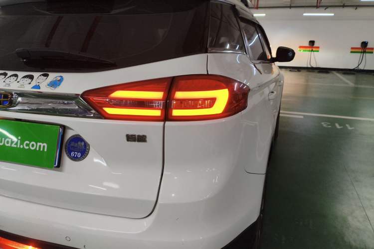 Used Geely Auto Emgrand X7 Sport 2016 1.8TD Automatic ZhiShang Model Right Rear Taillight